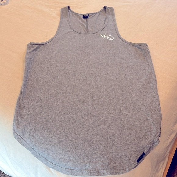 - Vanquish Fitness gray tank size large - Picture 1 of 8